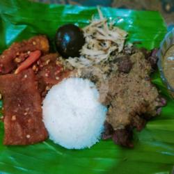 Nasi Gudeg Krecek Ayam Suwir   Telur