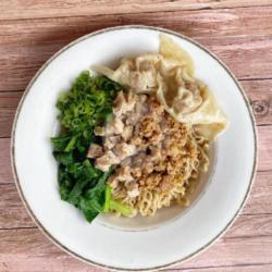 Bakmi Kecil Babi Campur   Pangsit (2pcs)