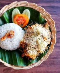 Paket Lengkap Ayam Sambal Geprek Pedas Keju