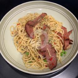 Spagheti Aglio Olio Beef