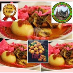 1 Peket Basamo 3 Porsi Ketupat Sayur Gulai Nangka Pakis Telur Free 3 Psc Salauk/3 Kerupuk Kaleng Sesuai Stok Yg Tersedia Di Resto