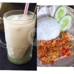 Es Kelapa   Ayam Geprek  Nasi