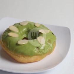 Donat Greentea Almond