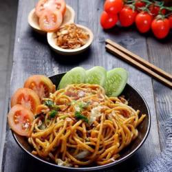 Mie Gomak Goreng Sambal Pedas