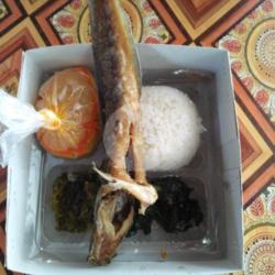 Nasi Dus Lele