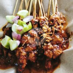 Sate Sapi Bumbu Kacang