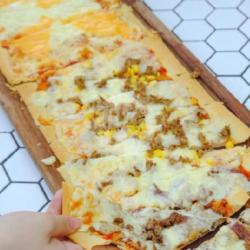 Tuna And Corn Pizza