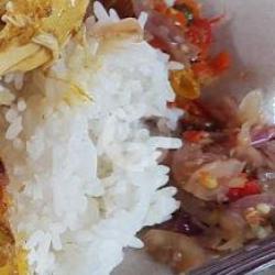 Nasi Putih Sayur Lodeh Ikan Asin