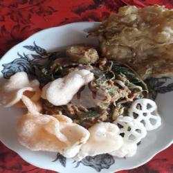 Pecel Sayur   Lontong   Gorengan