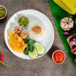 Nasi   Bakso   Telor   Sambal Lalap