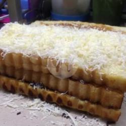 Roti Bakar Keju Stawberry