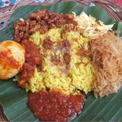 Nasi Kuning Balado