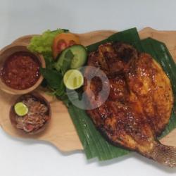 Ikan  Laut Bakar  Nasi Putih Es Teh