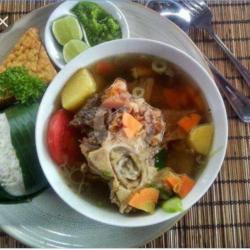 Sop Buntut Komplit