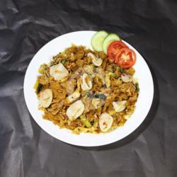 Kwetiau Goreng Cumi