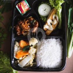 Nasi Bento Ayam Goreng Mentega