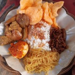 Nasi Uduk Bihun Telur Balado