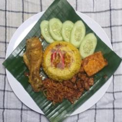 Nasi Kuning Ayam Goreng