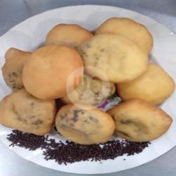 Kue Bantal Isi Coklat