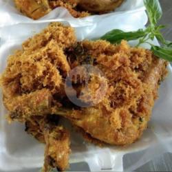 1 Ekor Ayam Goreng Lengkuas