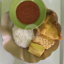 Nasi Lalapan Ayam