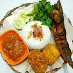 Nasi Pecel Lele Tempe Tahu