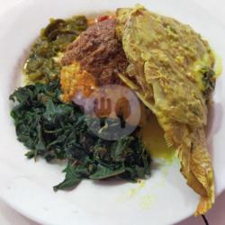 Nasi Gulai Kepala Kakap Komplit