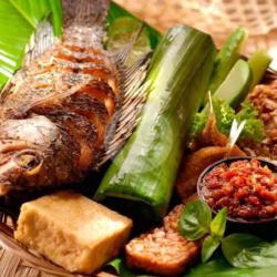 Paket Nasi Timbel Ikan Nila Goreng