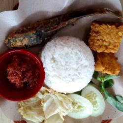 Nasi Lalapan Lele