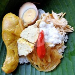 Sego Liwet Paha Ayam Negeri