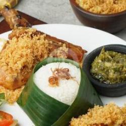 Uduk Ayam Kremes Sambel Ijo