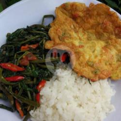 Nasi Rames(nasi   Telor Dadar   Sayur Tumisan   Sambel)