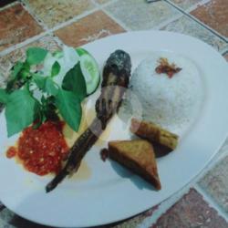 Nasi Liwet Lele Komplit