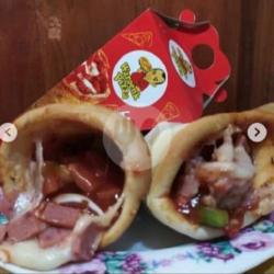 Pizza Cone Pedas