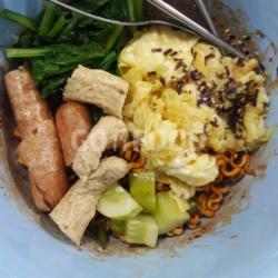 Mie Samyang ( Otak - Otak, Sosis, Telor )