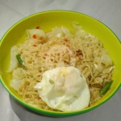 Indomie Telor(soto/kari/ayam Bawang/goreng)