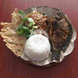 Nasi Pecel Mujaer