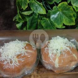 Roti Korean Garlic Cream Cheese Bread   Toping Keju