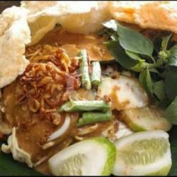 Gado Gado Spesial   Telor Potong Dan Nasi / Lontong