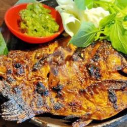 Ikan Bawal Bakar