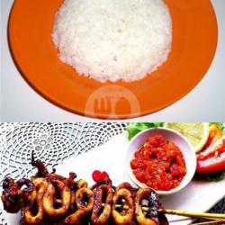 Nasi Cumi Cumi 1 Porsi   Lalapan   Urap   Sambal