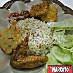 Nasi T.o Ayam Goreng Tahu Tempe Gorengan