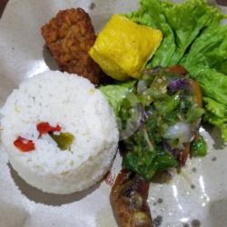 Nasi Liwet   Ayam Penyet   Tahu   Tempe