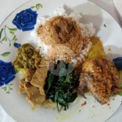 Paket Nasi Ayam Goreng Plus Teh Manis Hangat/es