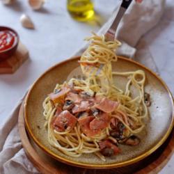 Spaghetti Ala Aglio Olio Smoked Beef