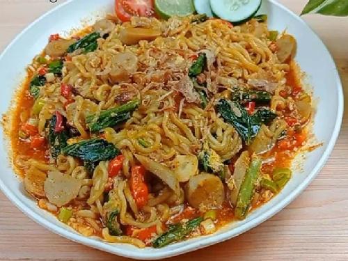 Mie Nyemek Indomie,Mama Sholl, Kebakkramat, Pulosari,