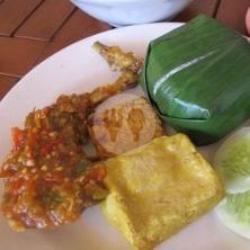 Nasi Timbel Ayam Penyet Kumplit