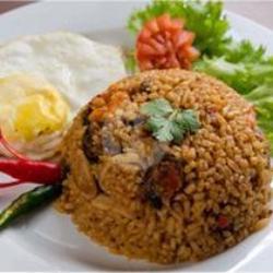 Nasgor Kampoeng (telur,bakso,sayur,ayam)