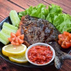 Ikan Bawal Merah Bakar