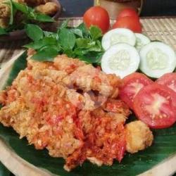 Ayam Penyet Tanpa Nasi Pake Tahu   Tempe Goreng Lalap